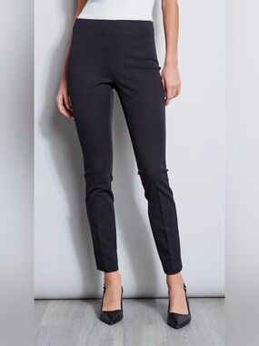 T Tahari Black Pull On Skinny Dress Pants.  Sz 4
